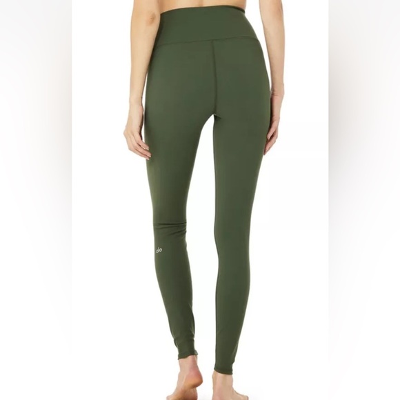 Alo Yoga High Waist Ripped Warrior Leggings Size Medium Hunter Green - Picture 2 of 14